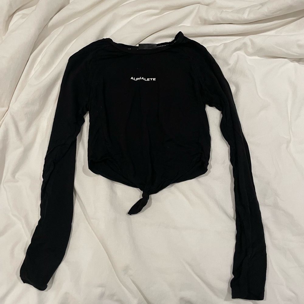 Alphalete Cropped long sleeve top